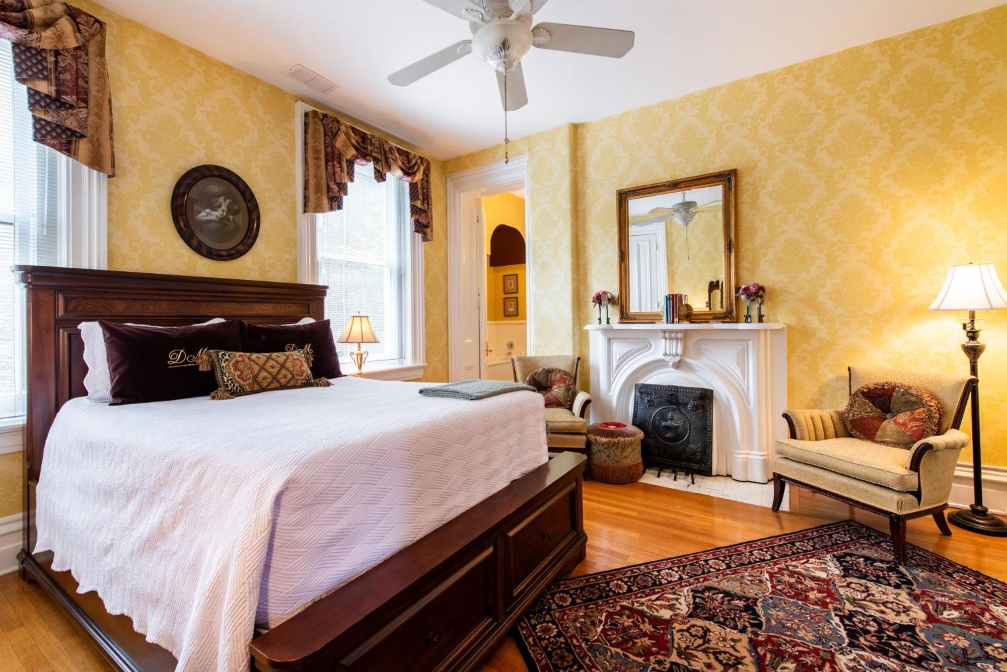 Dupont Mansion Bed & Breakfast Louisville Room photo